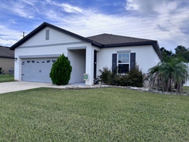 Building Photo - 16119 Florets Dr