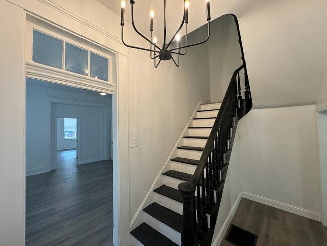 Foto del edificio - 7 Bed/3 Bath Mins. from UC Campus $750/pp ...