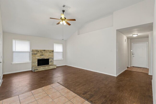 Foto del edificio - 16215 Beck Ridge Dr