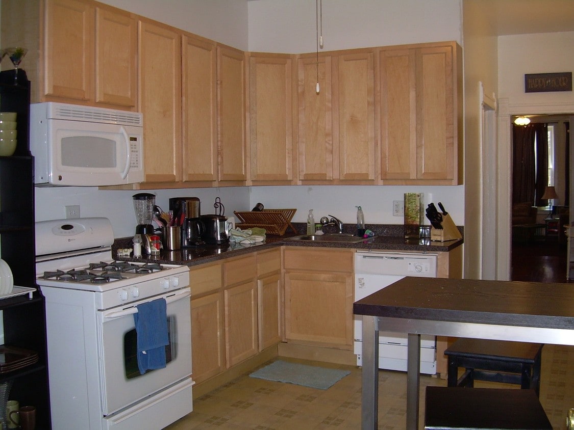 Primary Photo - 1120 N Winchester Ave
