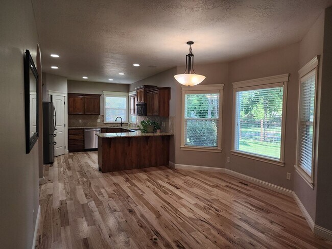 Foto del edificio - Beautiful 4 bedroom, 3 bath home in Meridian.
