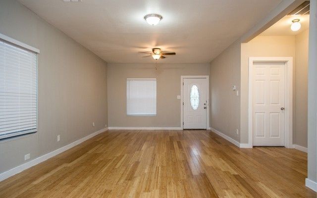Building Photo - 818 Topeka Blvd, San Antonio, TX 78210