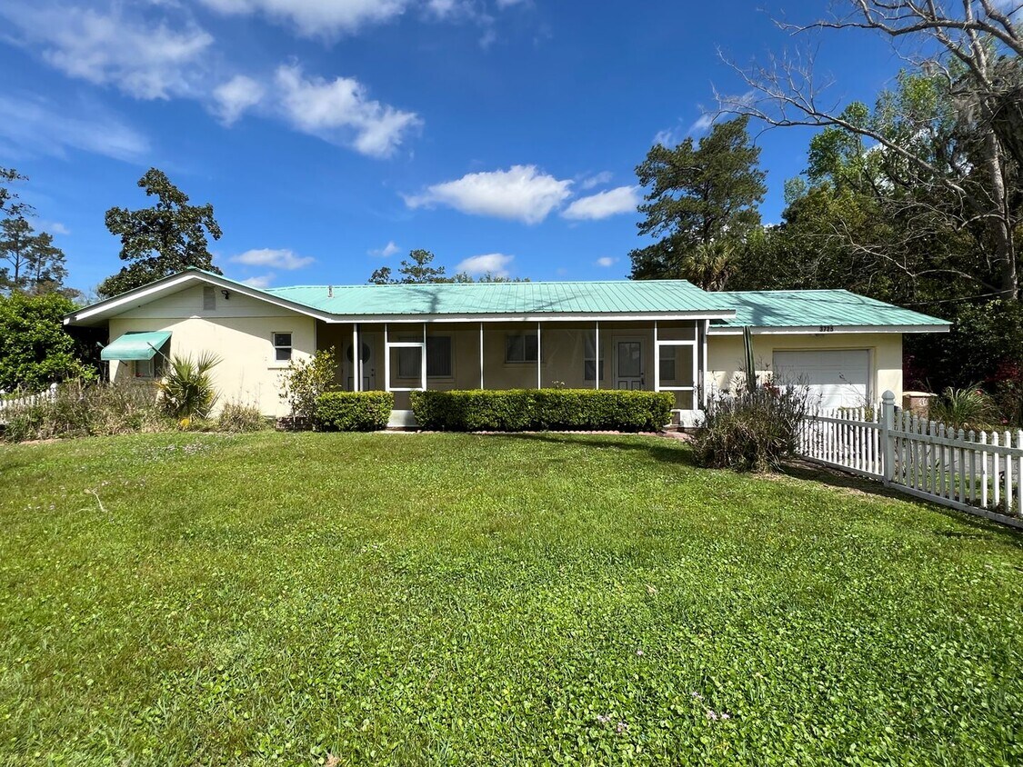 Primary Photo - Beautiful 2 Bed/2 Bath Home in Ocala!! BOU...