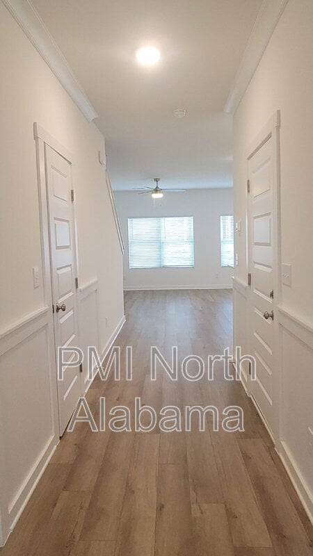 Building Photo - 7599 Discovery Pt Dr NW