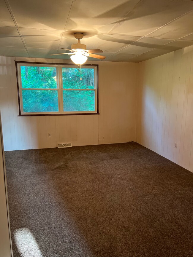 1 of 3 rooms for bedrooms/office/living room - 386 Freeport Rd