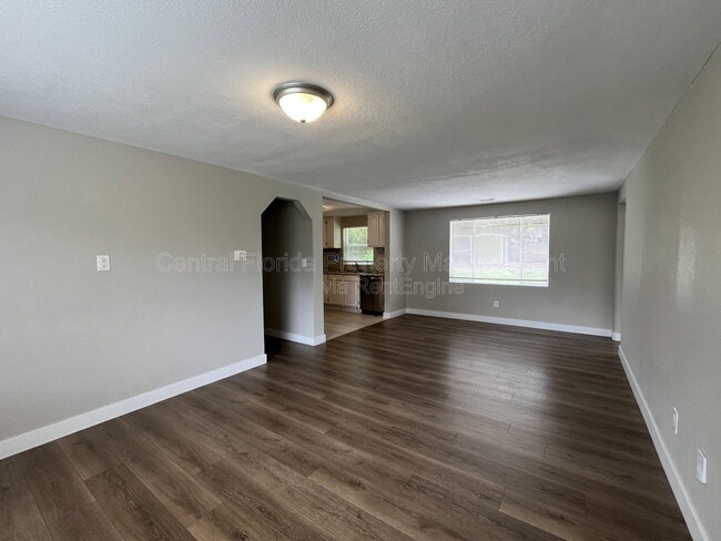 Building Photo - 224 Lakewood Dr