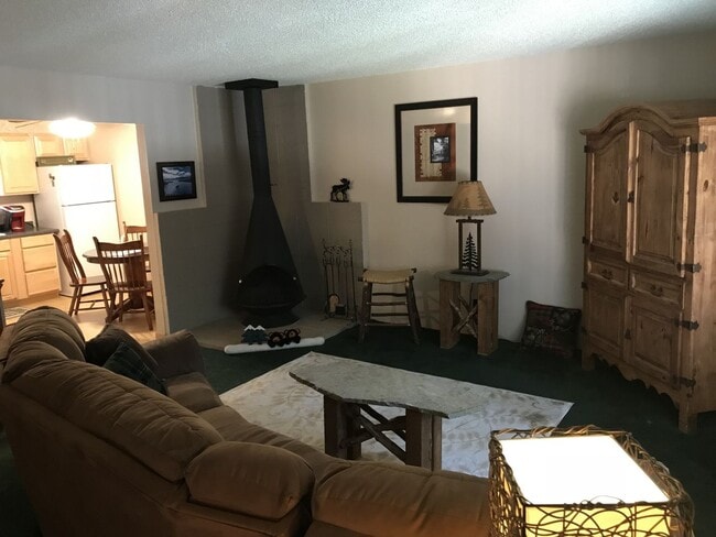 Foto del edificio - Fully furnished condo with pool