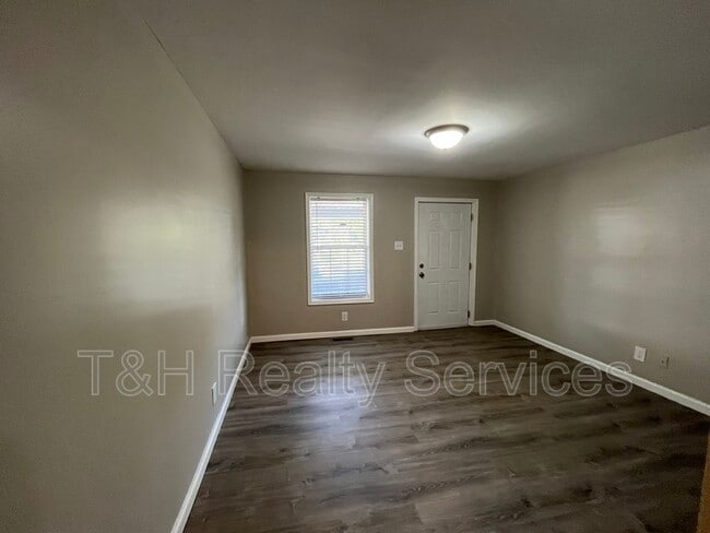 Building Photo - 334 N Keystone Ave