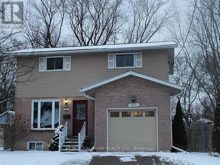 Primary Photo - 223 Bayview Ave