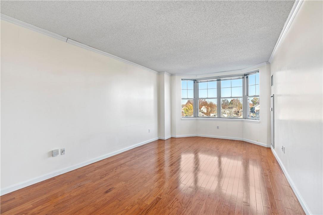 Foto principal - 300 Mamaroneck Ave