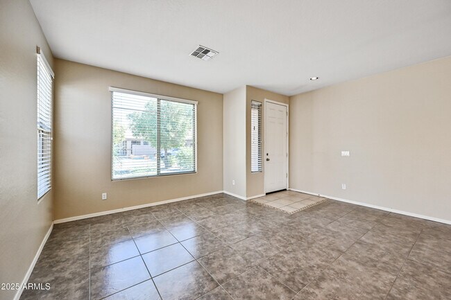 Foto del edificio - 14256 N 162nd Ln