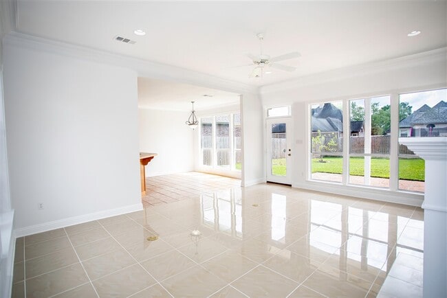 Building Photo - 10562 Oakley Trace Dr
