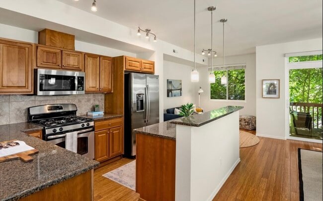 Foto del edificio - 1059 156th Ave NE