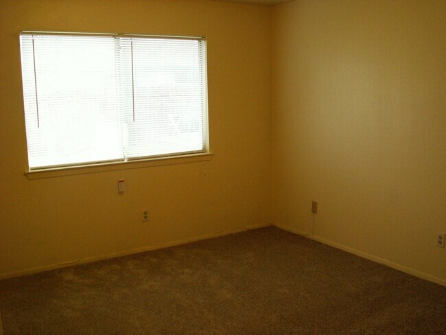 Foto del edificio - Modern 2 Bedroom, 1 Bath Duplex with 1-Car...