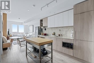 Building Photo - 2020 Bathurst St