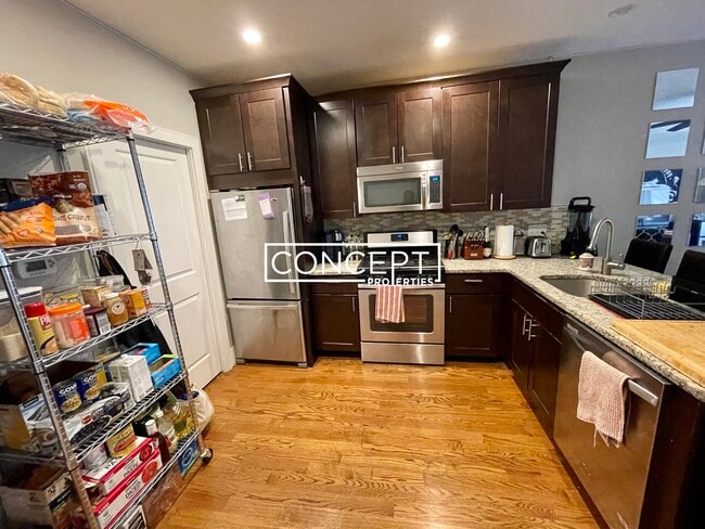 Building Photo - 26 Worthington St