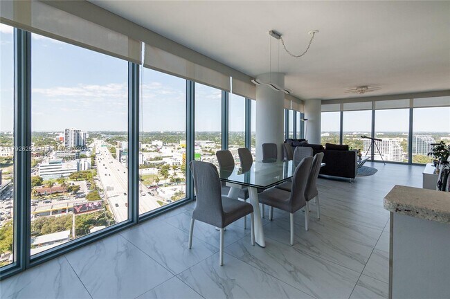 Foto del edificio - 601 NE 36th St