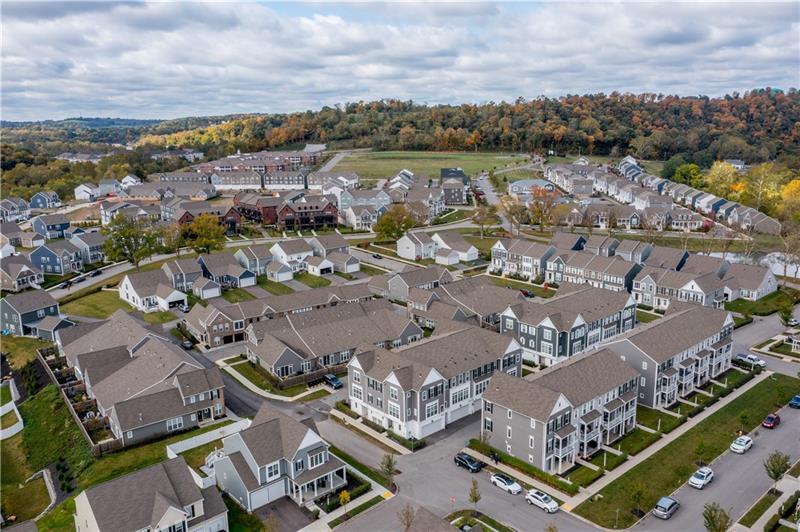 2116 Westcott Ln, Bridgeville, PA 15017 Townhome Rentals in