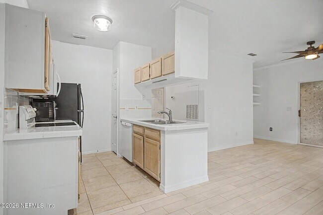 Building Photo - 130 Veracruz Dr