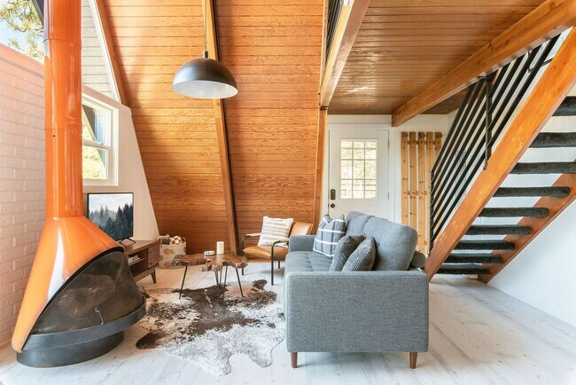 Foto del edificio - Fully Furnished Modern Mountain Cabin in Wrightwood 2 bedroom 1 bath