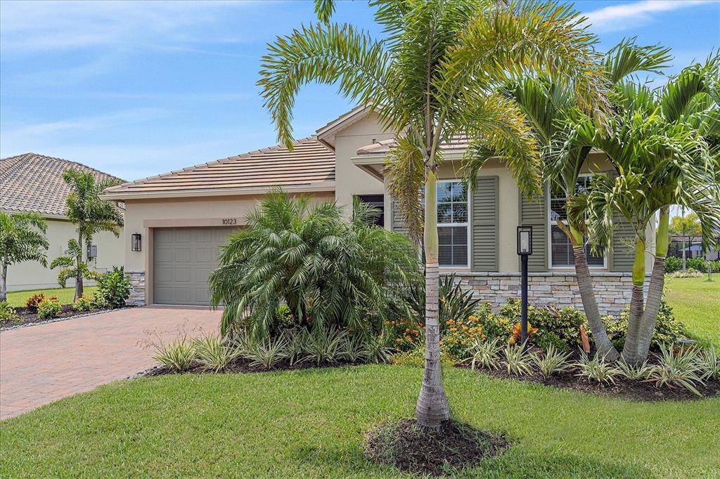 Foto principal - 10123 Carnoustie Pl