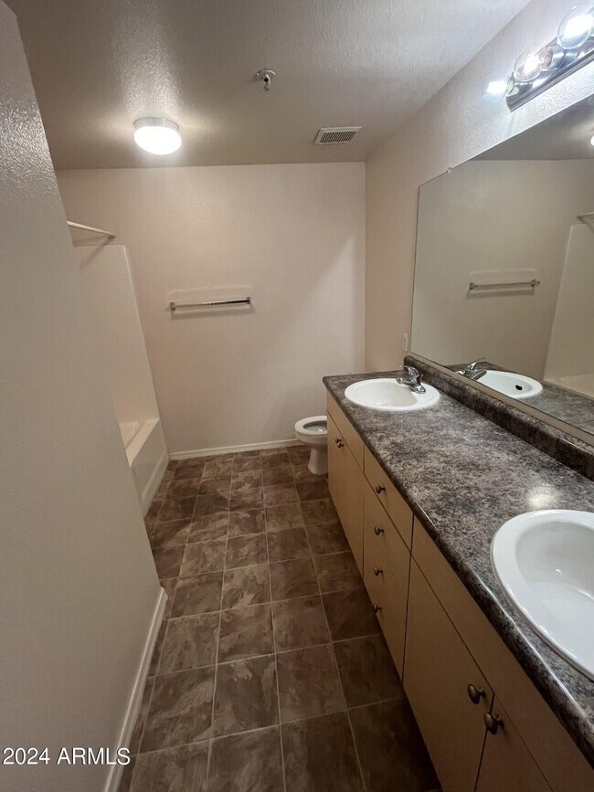Building Photo - 18416 Cave Creek Rd
