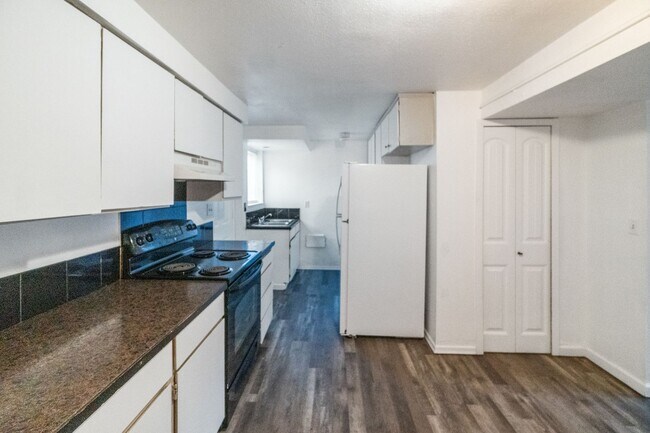 Foto del edificio - 1629/1631 East Rowan Avenue