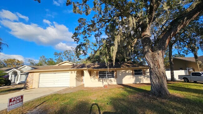 Foto del edificio - 1270 Deltona Blvd