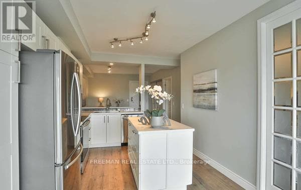 Photo principale - 200 Burnhamthorpe Rd E