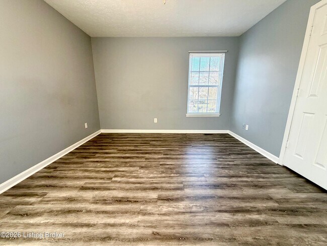 Foto del edificio - 2650 Lindsay Ave