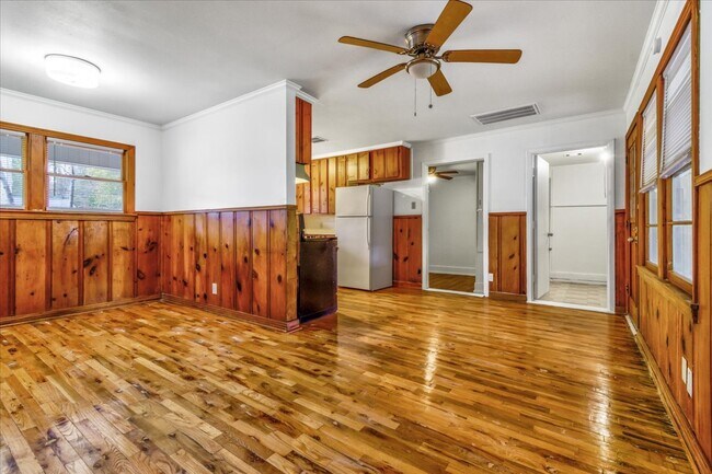 Foto del edificio - 640 Parsons Dr