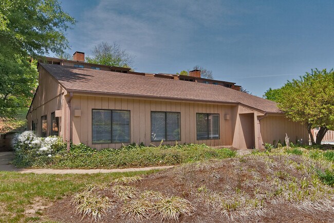 Foto del edificio - 102-4 Turtle Creek Road