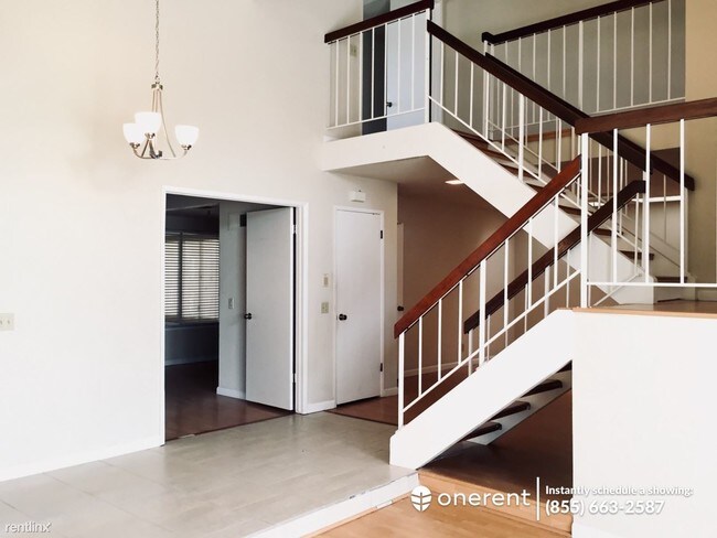 Building Photo - 32856 Bluebird Loop
