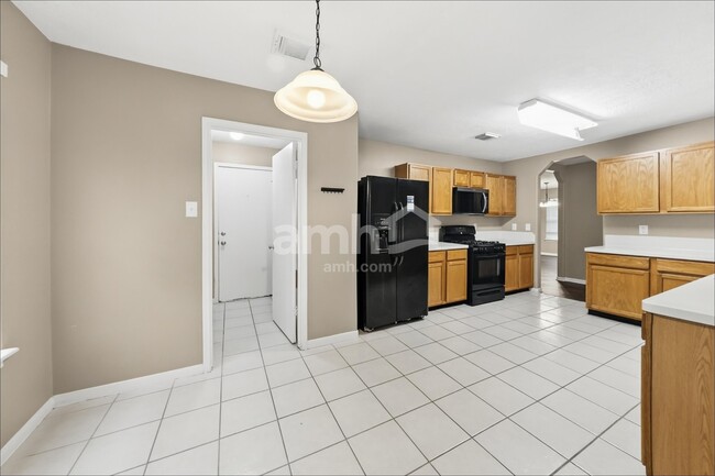 Building Photo - 5215 Lavender Ln