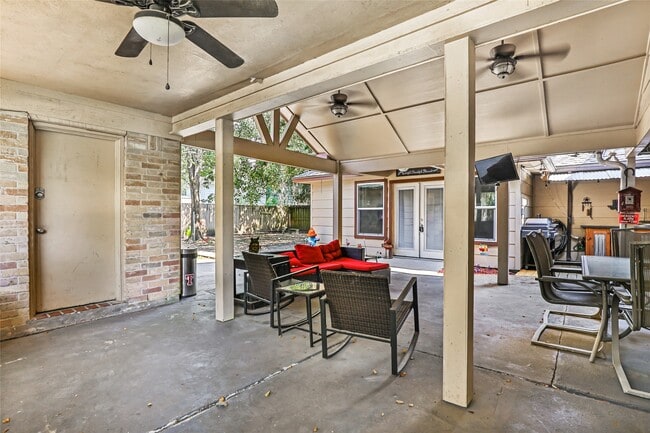 Building Photo - 19610 Forest Fern Dr