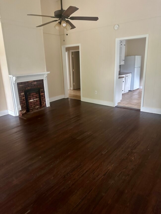 Livingroom - 308 Broad St
