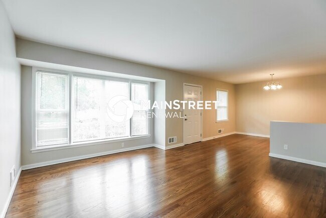 Foto del edificio - 3 Bedroom Pet-Friendly Home in KANSAS CITY...