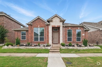 Building Photo - 5904 Saddle Clb Trl