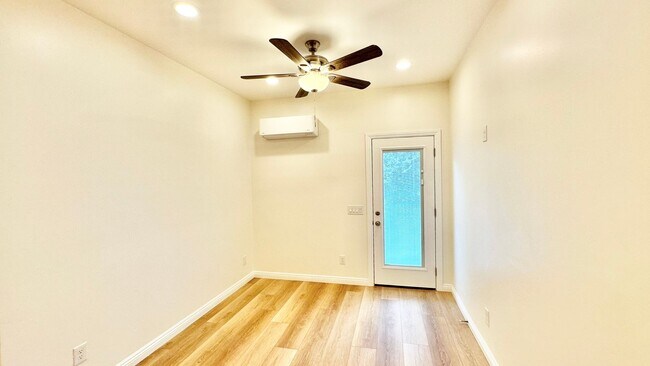 Foto del edificio - Brand New Custom Construction JADU Guest H...