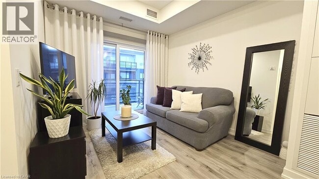 Building Photo - 247 Northfield Dr E