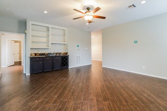 Building Photo - 3910 Cedar Valley Dr