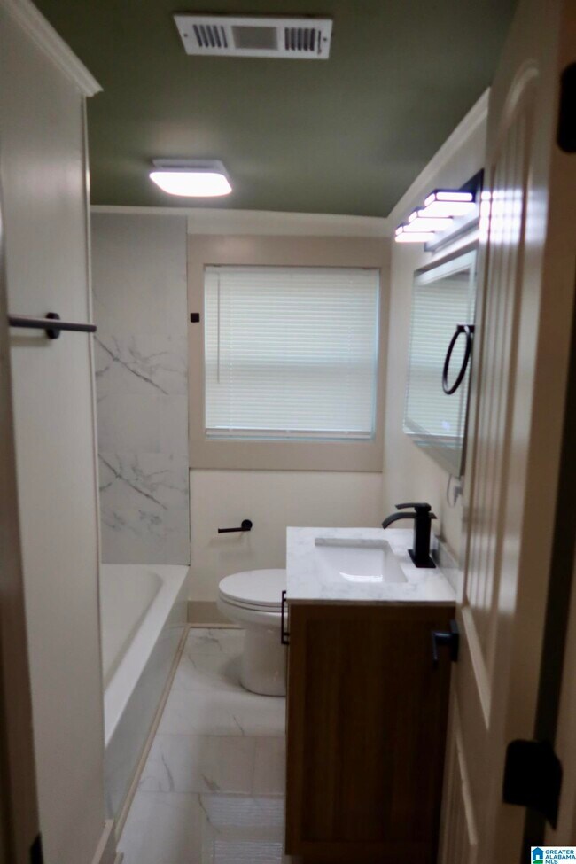 Foto del edificio - 320 Samford St