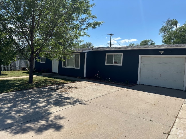 Building Photo - 401 16th Ave Ct