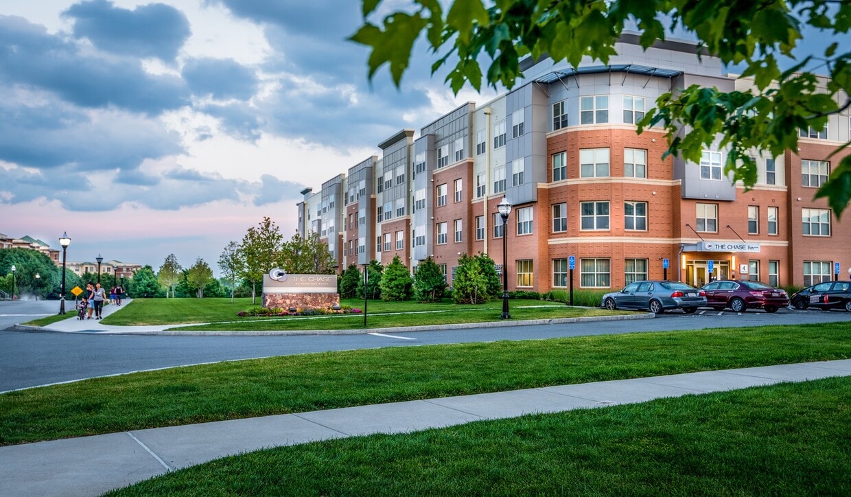 Expansive apartment community provides an all-in-one living opportunity in a historic location - The Chase at Overlook Ridge