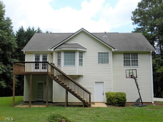 Building Photo - 245 Masters Dr
