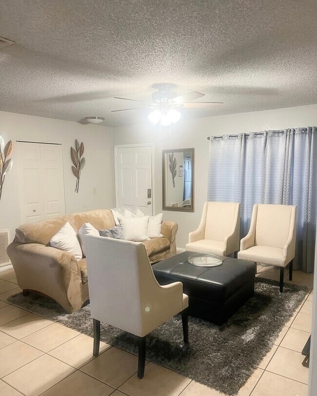 Foto del edificio - 4757 Marbello Blvd