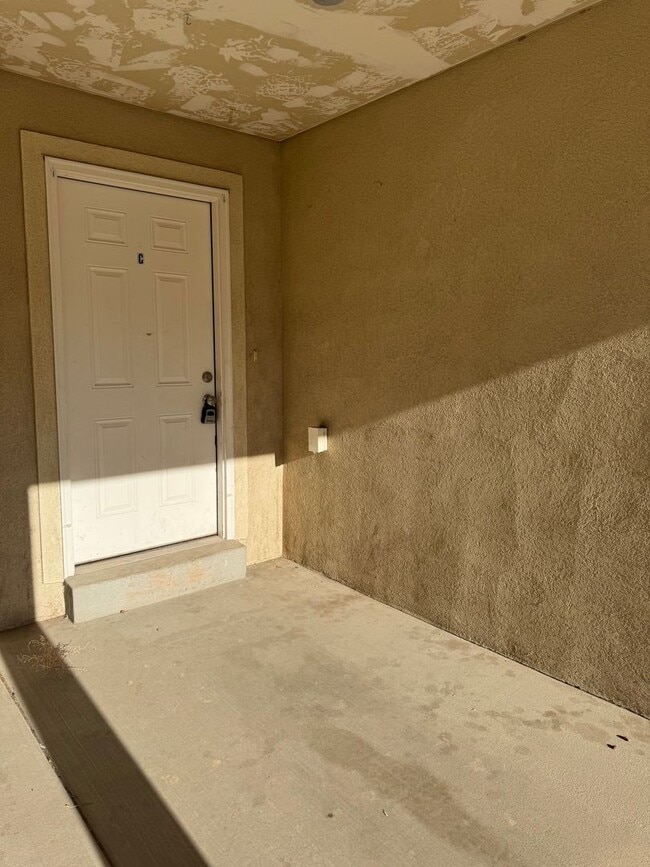 Building Photo - 1385 S 675 E