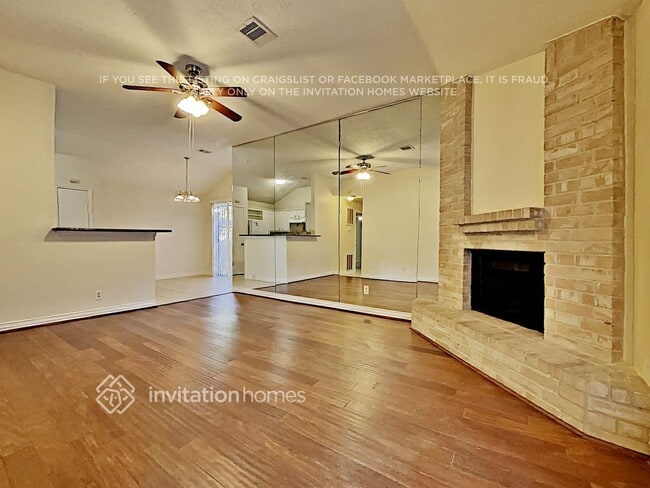 Building Photo - 9167 Golden Sunshine Dr