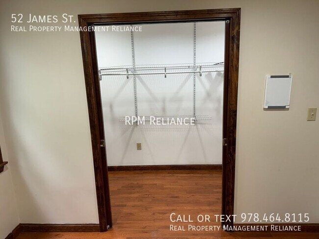 Foto del edificio - Charming 3BR/2BA Single-Family Home with F...