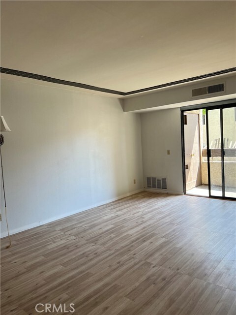 Foto del edificio - 700 W 3rd St